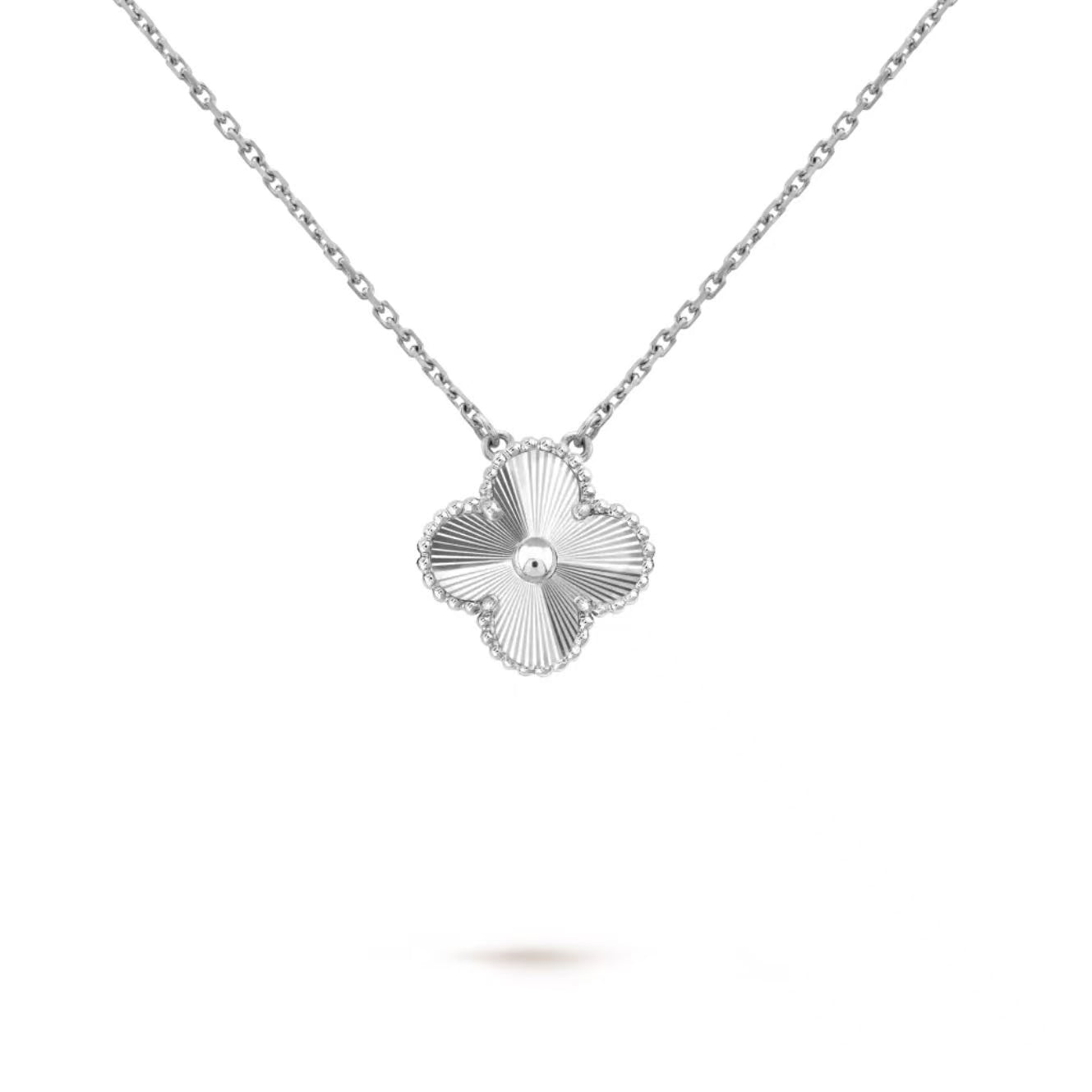 VCA 1 motif necklace