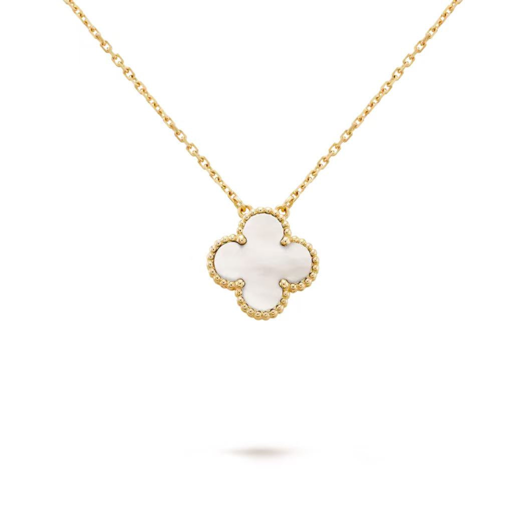 VCA 1 motif necklace