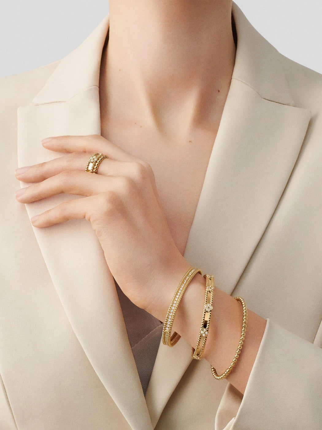 VCA Perlée clovers slim bracelet