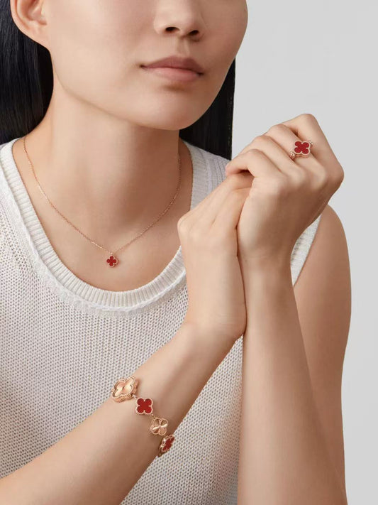 VCA mini 1 motif necklace