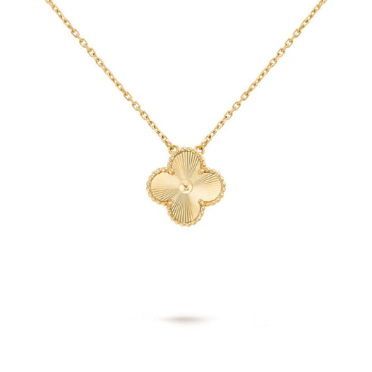 VCA 1 motif necklace