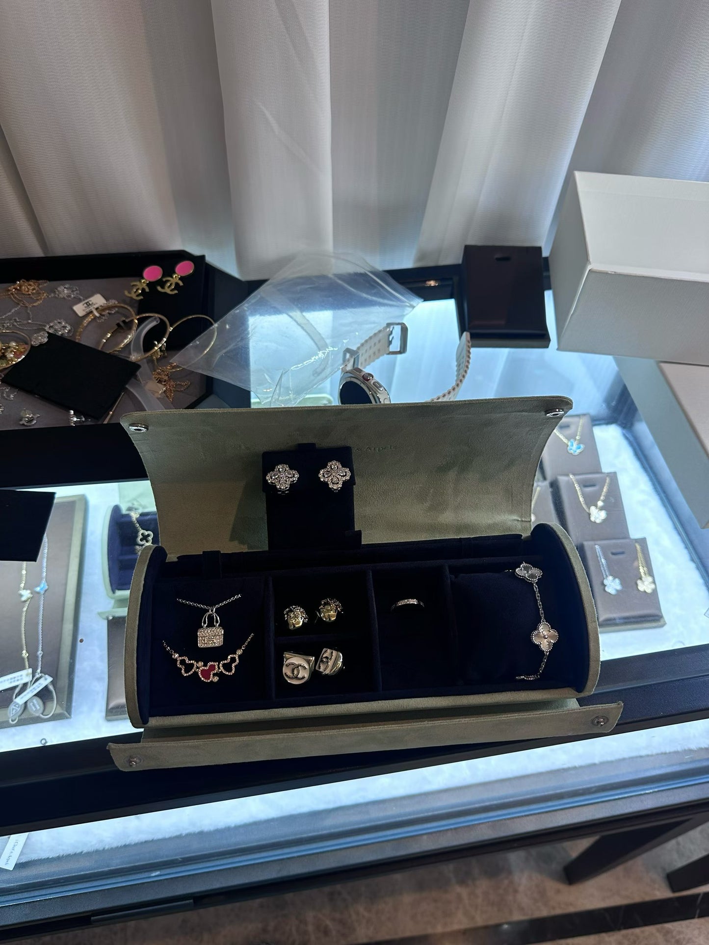 Exclusive Van Jewelry Box Set